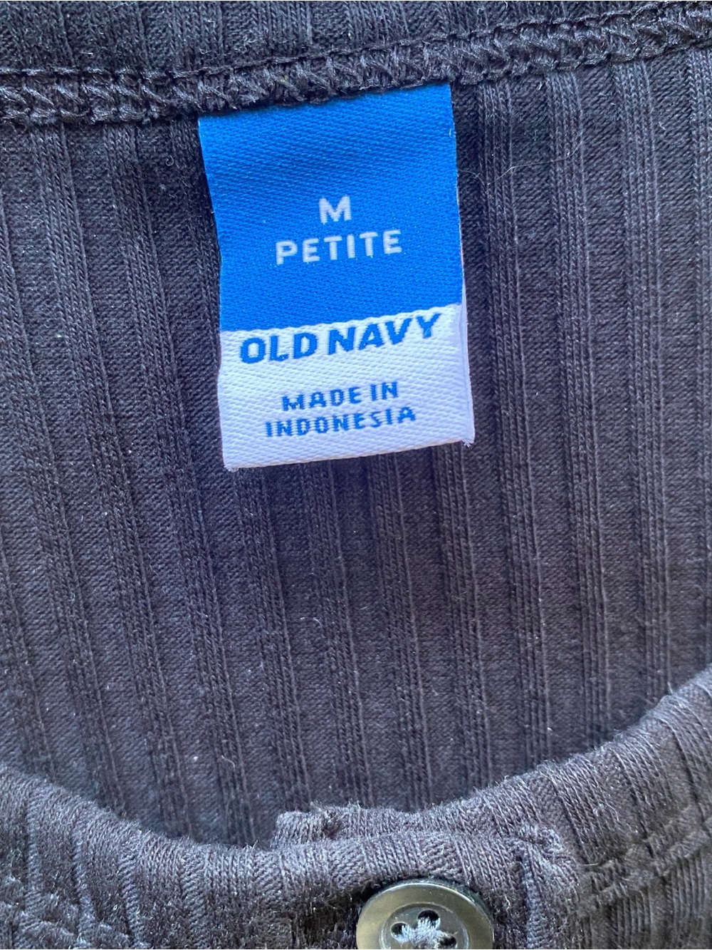 Old Navy Sleeveless Button-Down Ribbed Top - Picture 4 of 5